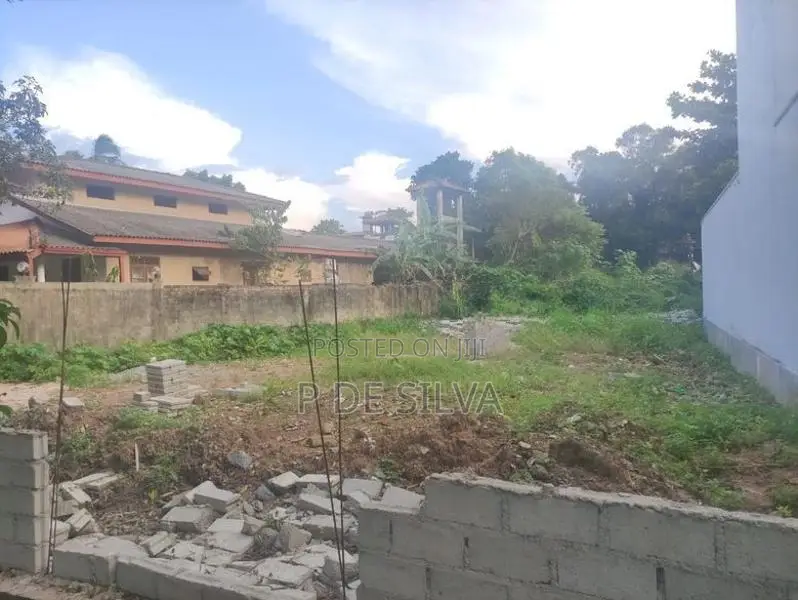 11.75 Perches Prime Land for Sale – New Hospital Road, Thalapathpitiya