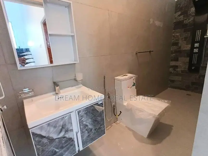 3 Story Luxury House - Piliyandala