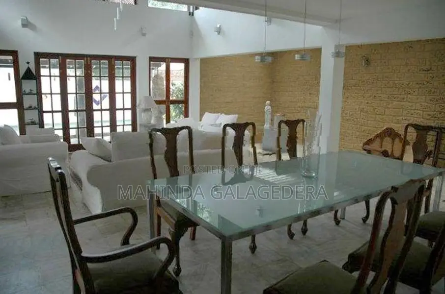 Luxury Villa for Rent in Colombo Suburb Pitakotte