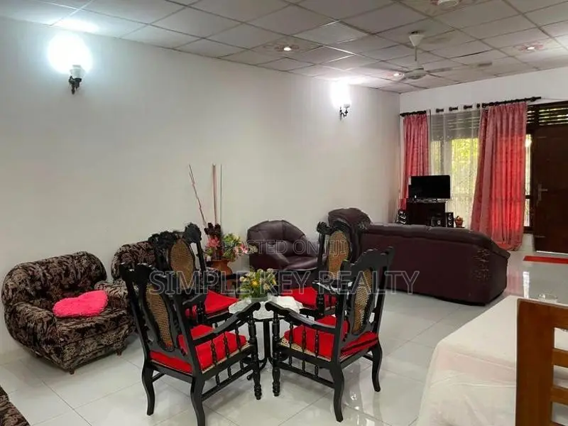 Maharagama 10 Perched Land with Single Stored House for Sale
