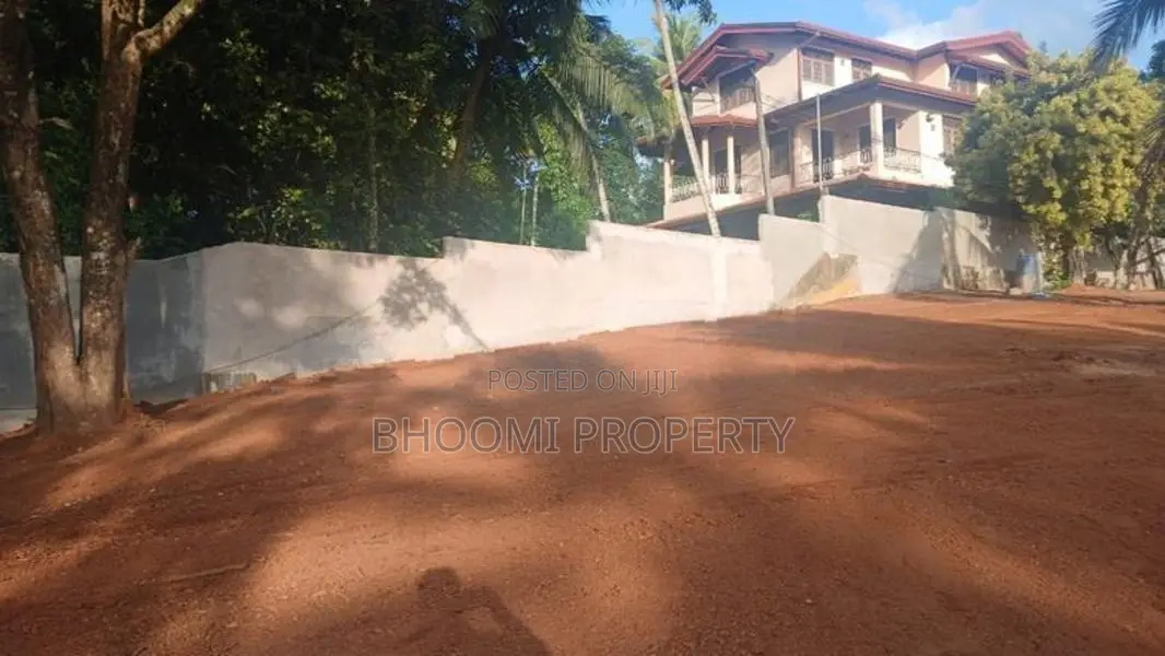 හෝමාගම ටව්මෙන්ම වටිනාම නේවාසික ඉඩම්