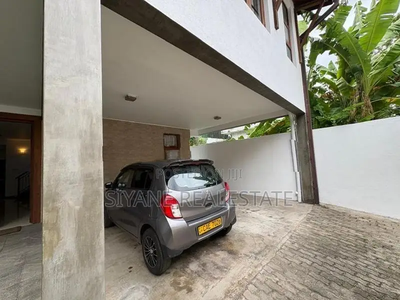 Luxury House Sale in Battaramulla