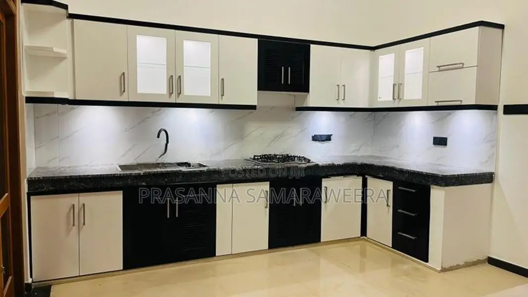 New solid super luxury 1 Story House-piliyandala kottawa rd