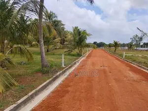 Land in Nachchaduwa, Madawalagama
