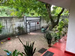 Maharagama 10 Perched Land with Single Stored House for Sale