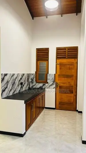 New solid super luxury 1 Story House-piliyandala kottawa rd