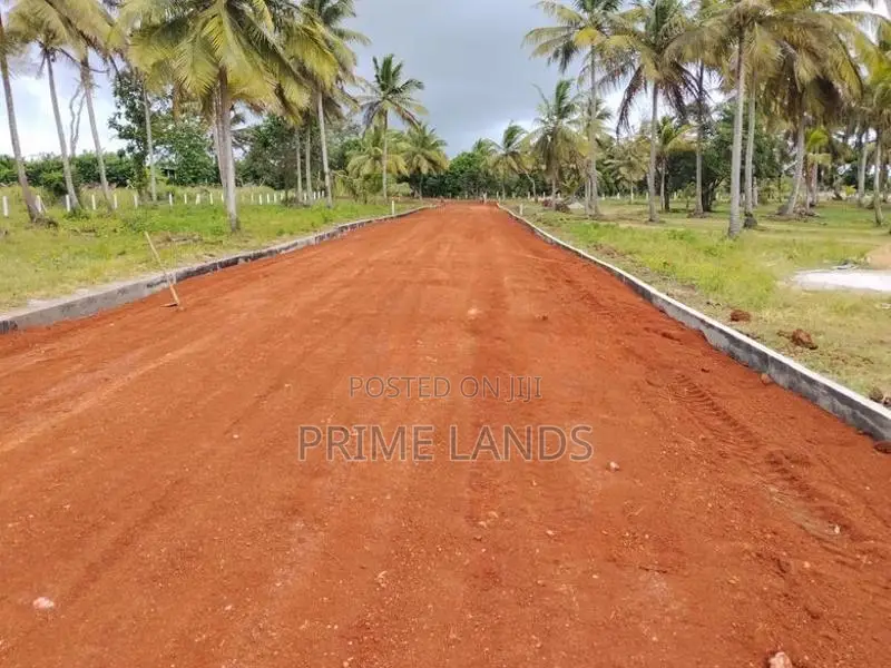 Land in Nachchaduwa, Madawalagama
