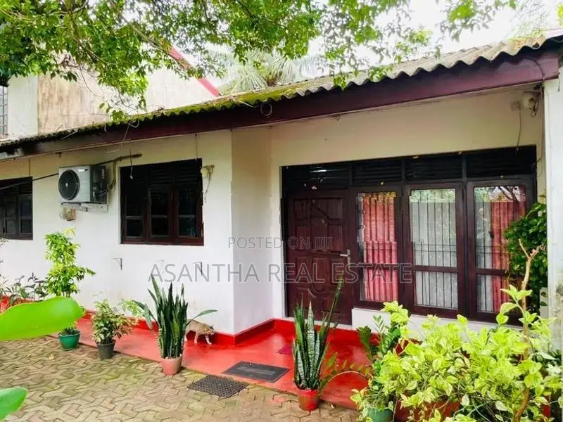 10 P With Single Story House Sale At Ambagahapura Maharagama