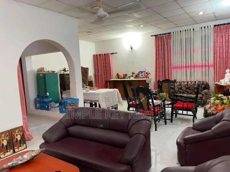 Maharagama 10 Perched Land with Single Stored House for Sale