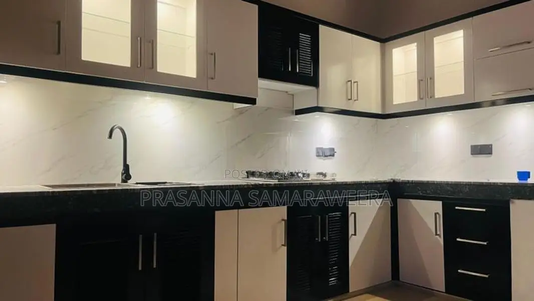 New solid super luxury 1 Story House-piliyandala kottawa rd