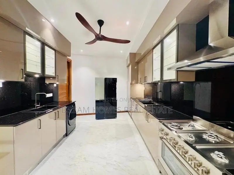 Luxury 6BR House for Sale – Jayanthipura, Battaramulla