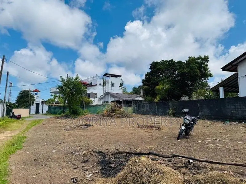 Residential and Commercial Land for Sale in Piliyandala