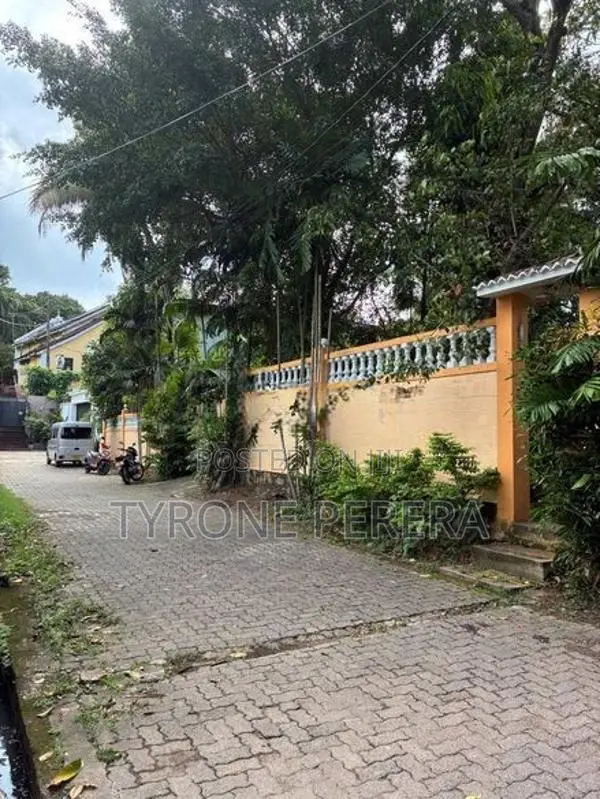 Moratuwa, Old Galle Road House for Sale