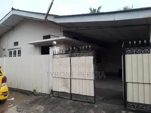 Moratuwa / Rawathawatte 50m to Galle Road House