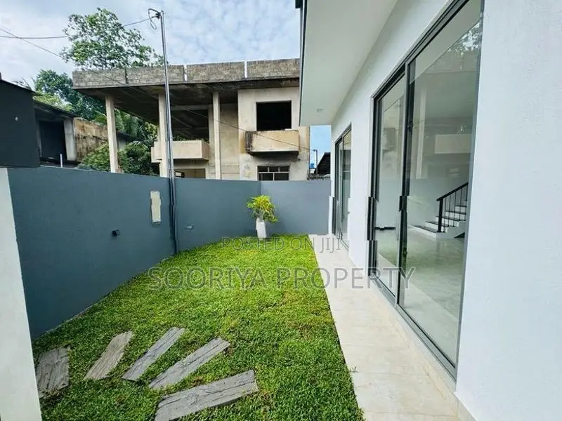 පදිංචියට සෑදු දෙමහල් සුඛෝපභෝගී නිවසක් විකිණීමට - Piliyandala