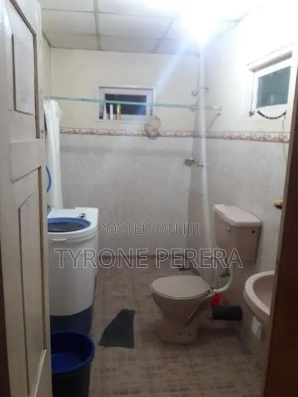 Moratuwa / Rawathawatte 50m to Galle Road House