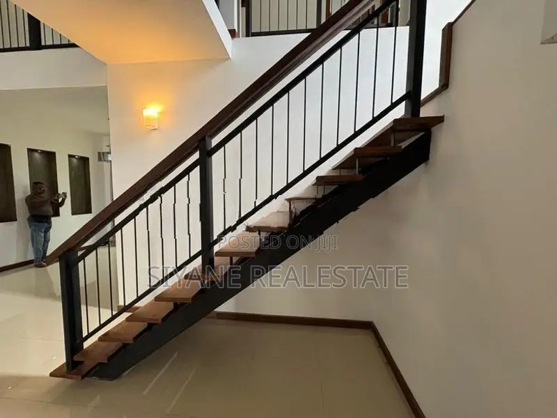 Luxury House Sale in Thalawathugoda