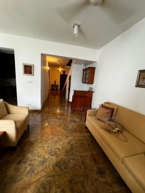 07 Bedroom Unfurnished House for Sale in Colombo (A6463)