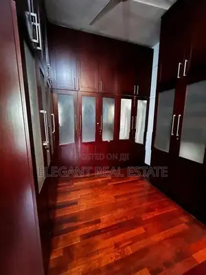 07 Bedroom Unfurnished House for Sale in Colombo (A6463)