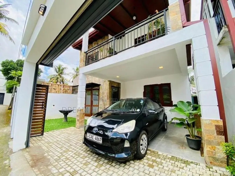 Modern 4-Bedroom House for Sale – Hokandara