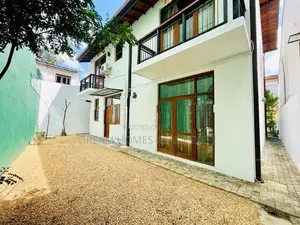 Luxury House for Sale in Battaramulla
