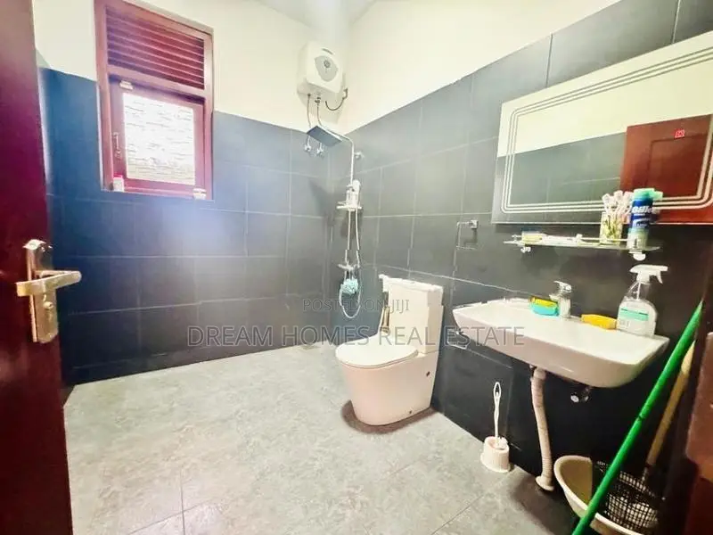 Super Luxury 12 Br House for Sale – Thalawathugoda