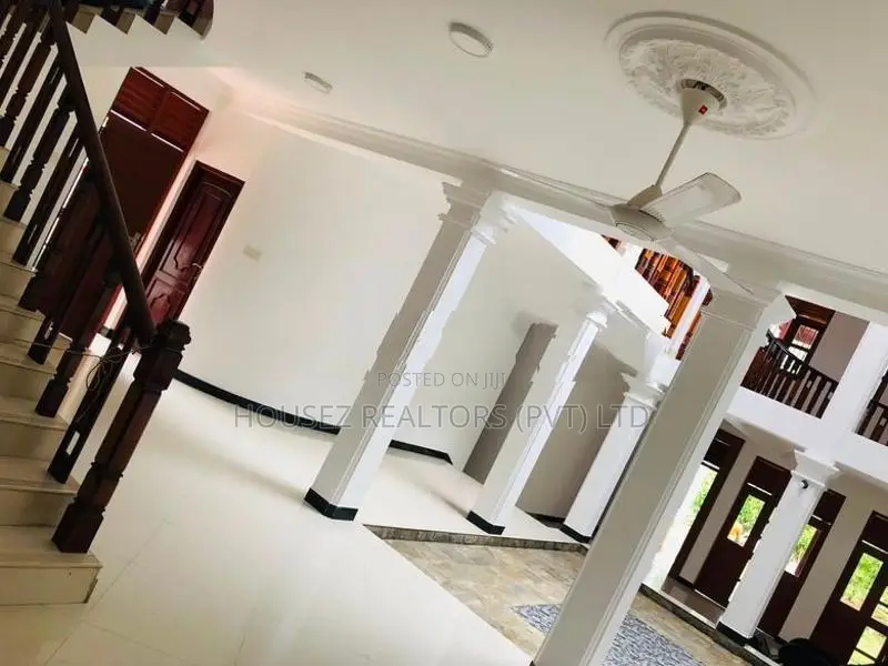 Spacious 6-Bedroom House for Sale - Nugegoda