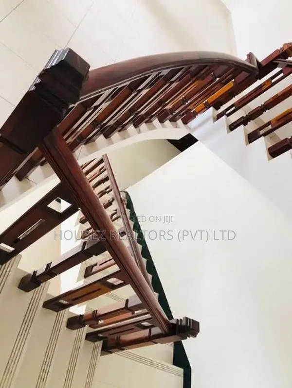 Spacious 6-Bedroom House for Sale - Nugegoda