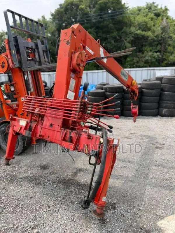 Unic Furukawa crane 2.5ton 3 steps for All