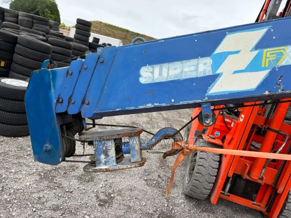 Tadano super Z FX crane 2.60 ton 4 steps.  Remote control for All