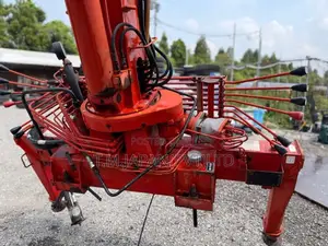 Unic Furukawa crane 2.5ton 3 steps for All