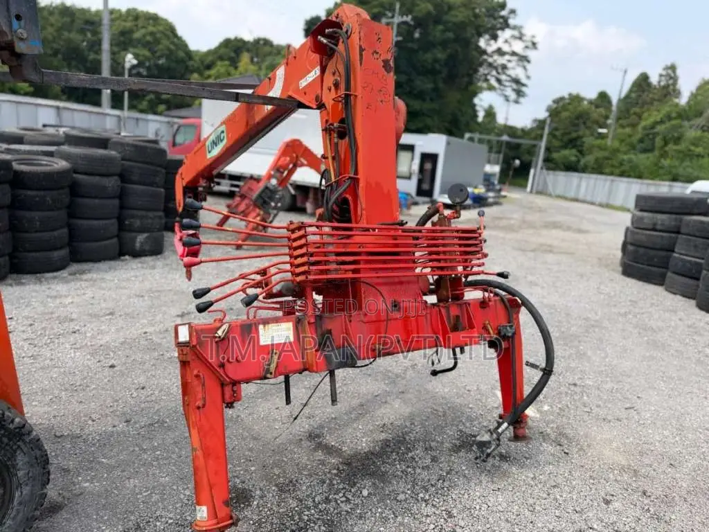Unic Furukawa crane 2.5ton 3 steps for All