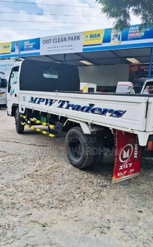 Isuzu ELF 2002 Lorry (Used)