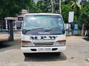 Isuzu ELF 2002 Lorry (Used)