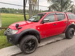 Mitsubishi L200 Cab 2013 Pickup (Used)