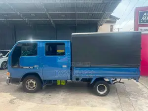 Nissan CrewCab 2002 Crew Cab (Used)