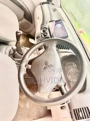 Mitsubishi L200 Cab 2013 Pickup (Used)