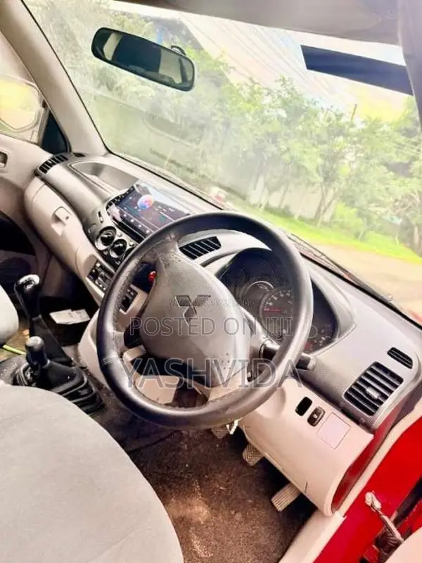 Mitsubishi L200 Cab 2013 Pickup (Used)