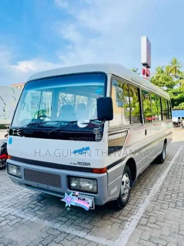 Mitsubishi Baby Rosa Custom 1987 Bus (Used)