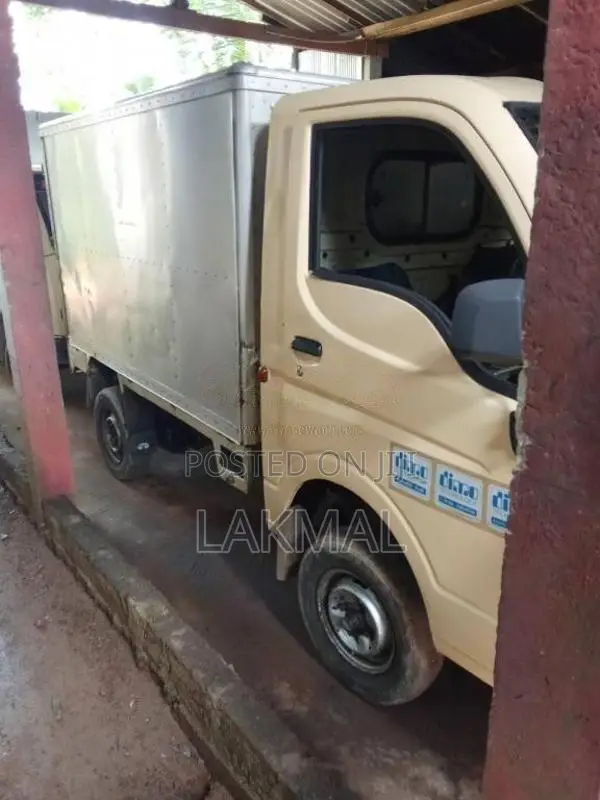 Tata Dimo Batta 2010 Lorry (Used)