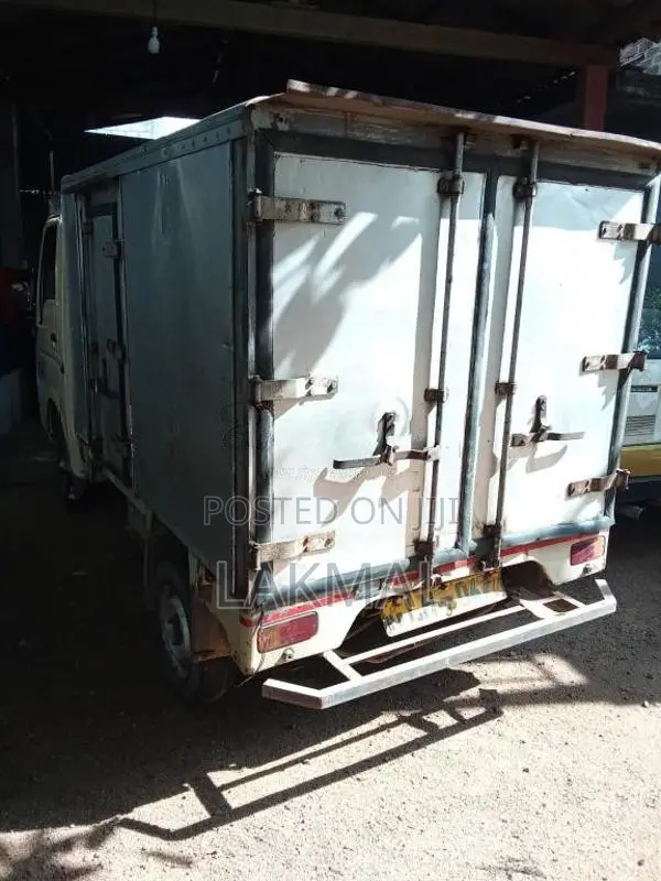 Tata Dimo Batta 2010 Lorry (Used)