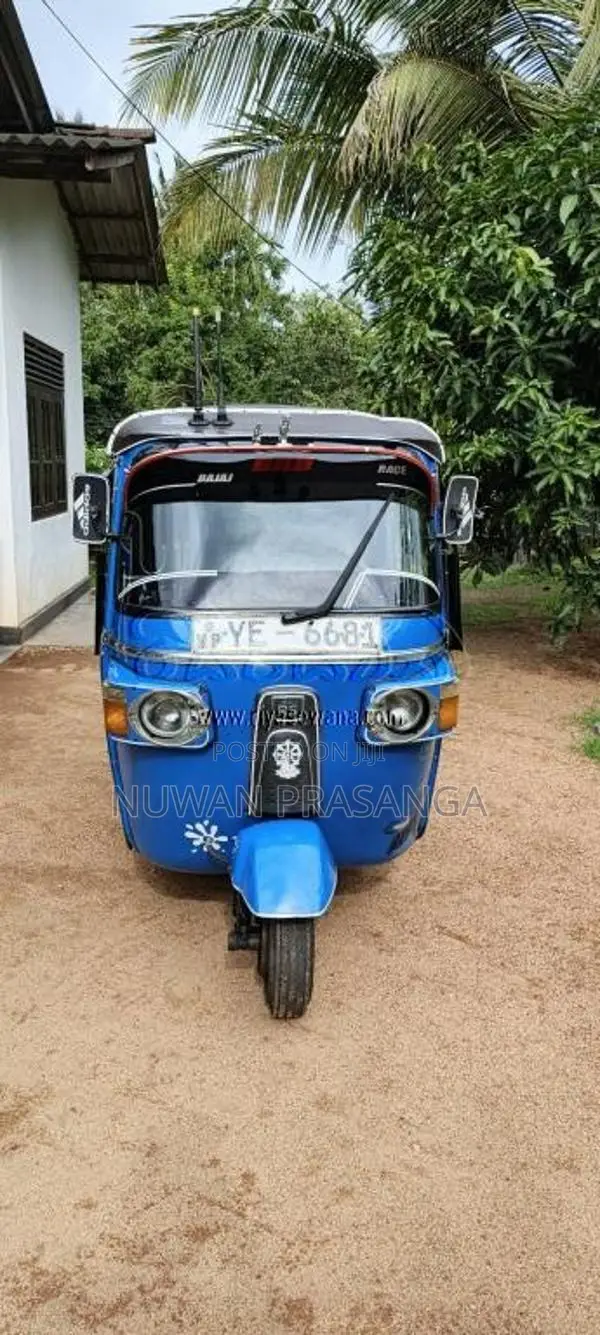 Bajaj Re 2010 Three Wheel (Used)