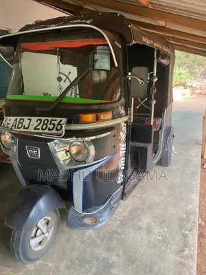 Bajaj 4 Stroke 2016 Three Wheel (Used)