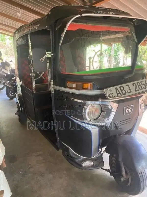 Bajaj 4 Stroke 2016 Three Wheel (Used)
