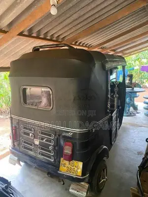 Bajaj 4 Stroke 2016 Three Wheel (Used)