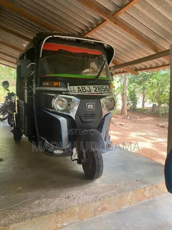 Bajaj 4 Stroke 2016 Three Wheel (Used)