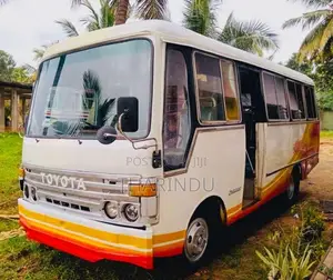 Toyota DCM 1988 Bus (Used)