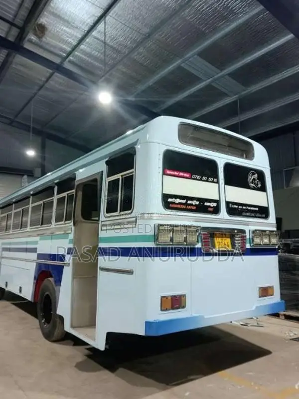 Ashok-Leyland Viking 2004 Bus (Used)