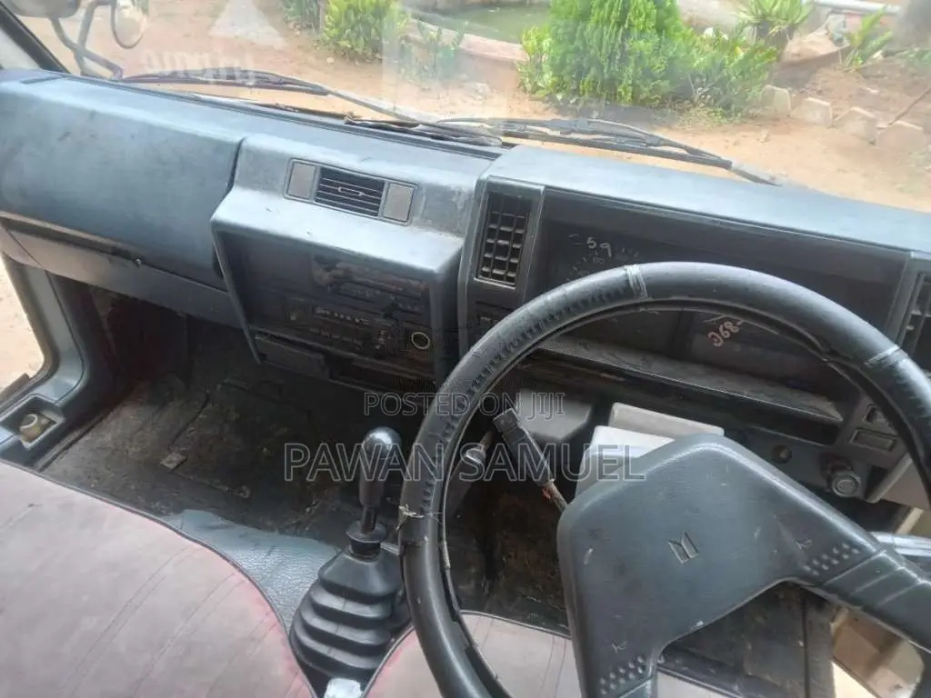 Isuzu ELF 1994 Lorry (Used)