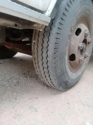 Isuzu ELF 1994 Lorry (Used)